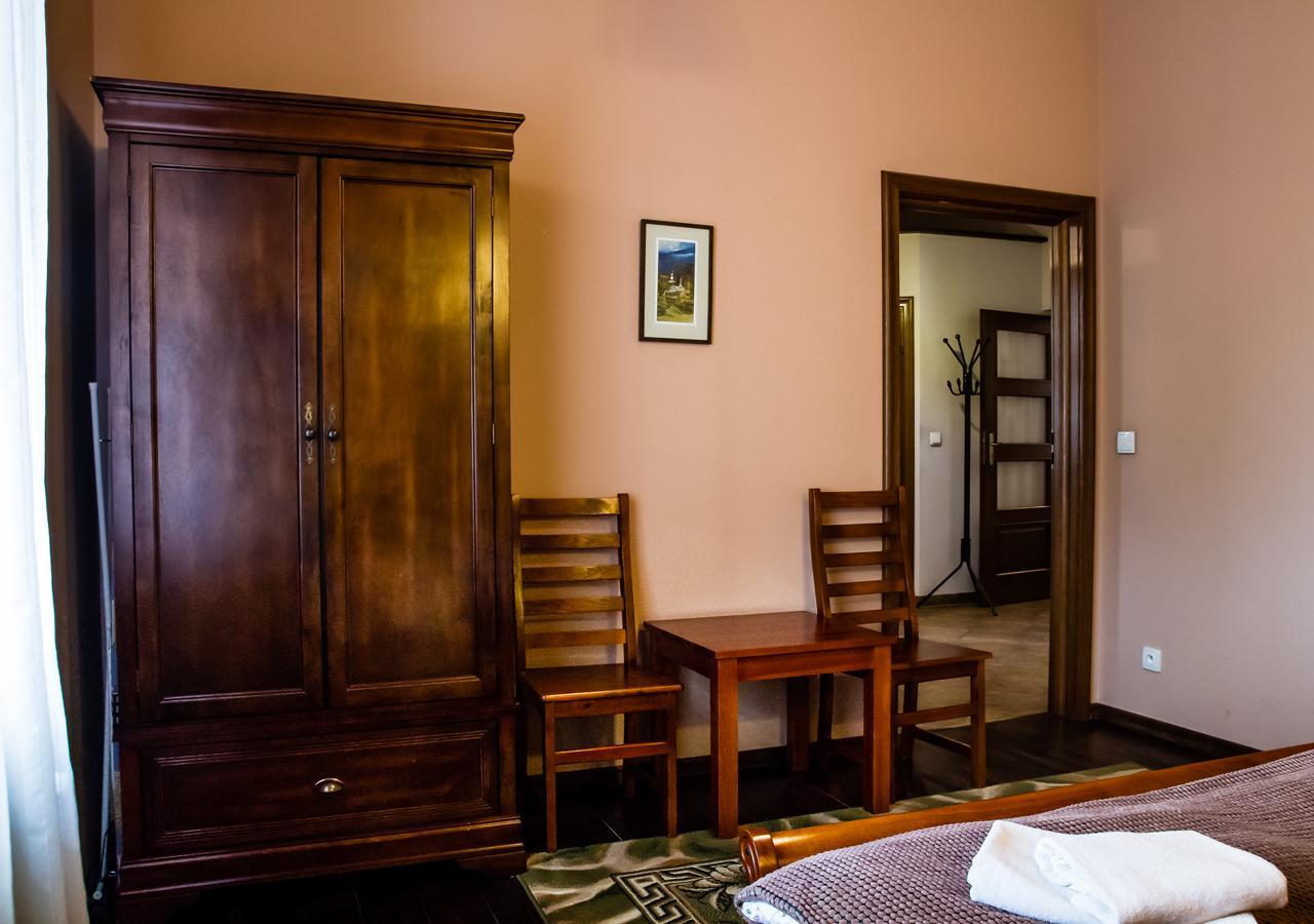 Three-Bedroom Apartment Akwarium