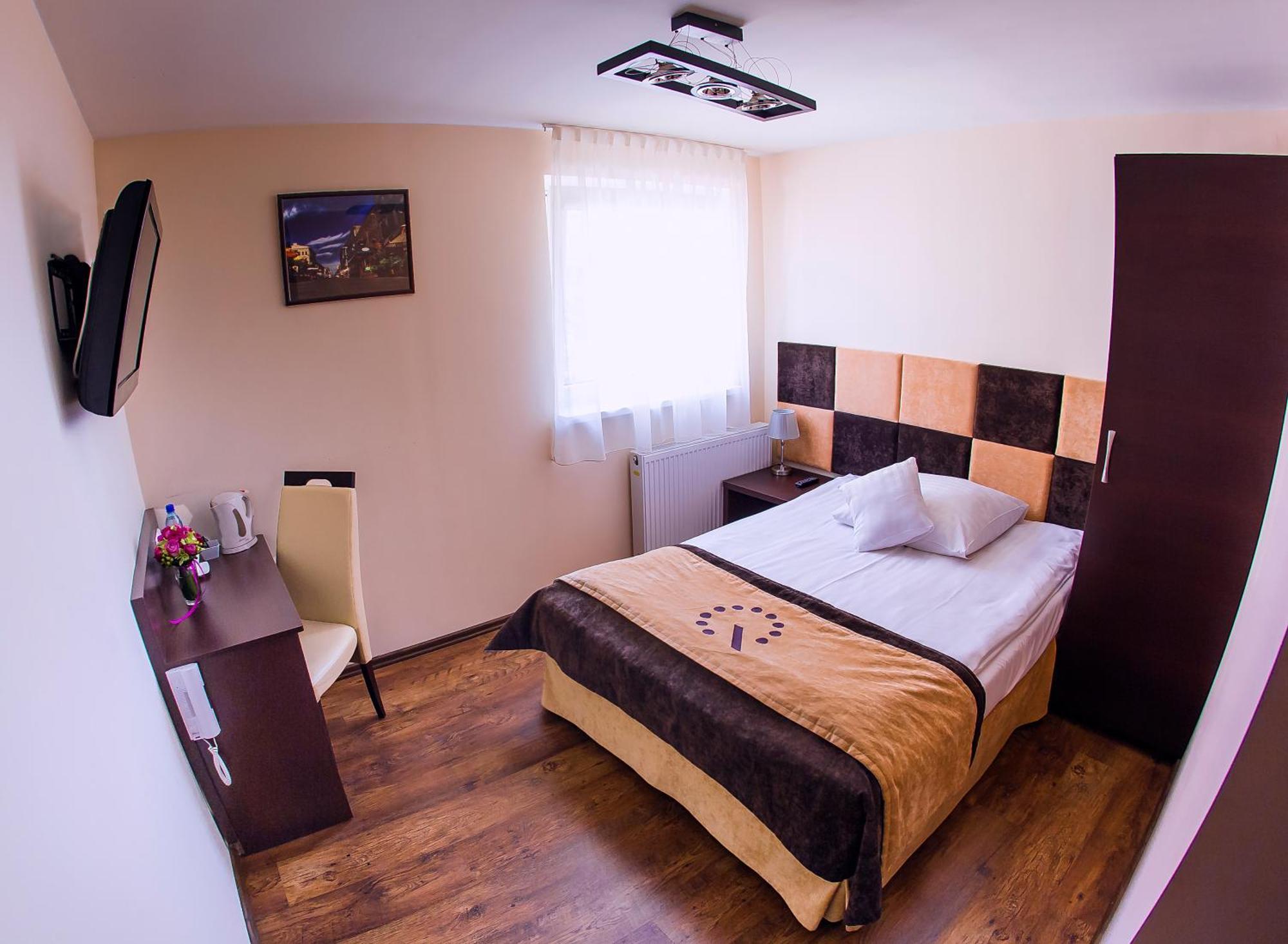 Triple Room,694251483:JPEG