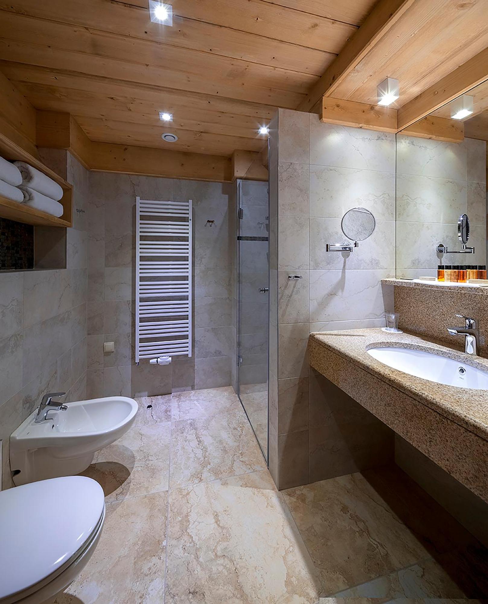 Standard Double or Twin Room unlimited access to Terma Bania