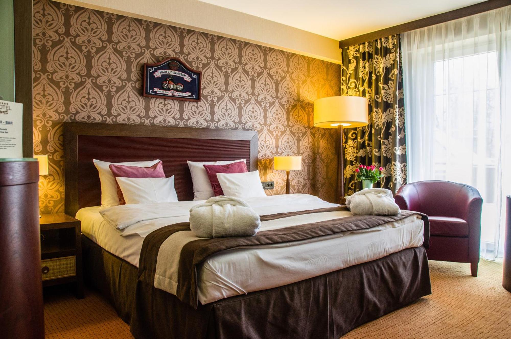 Deluxe King Room