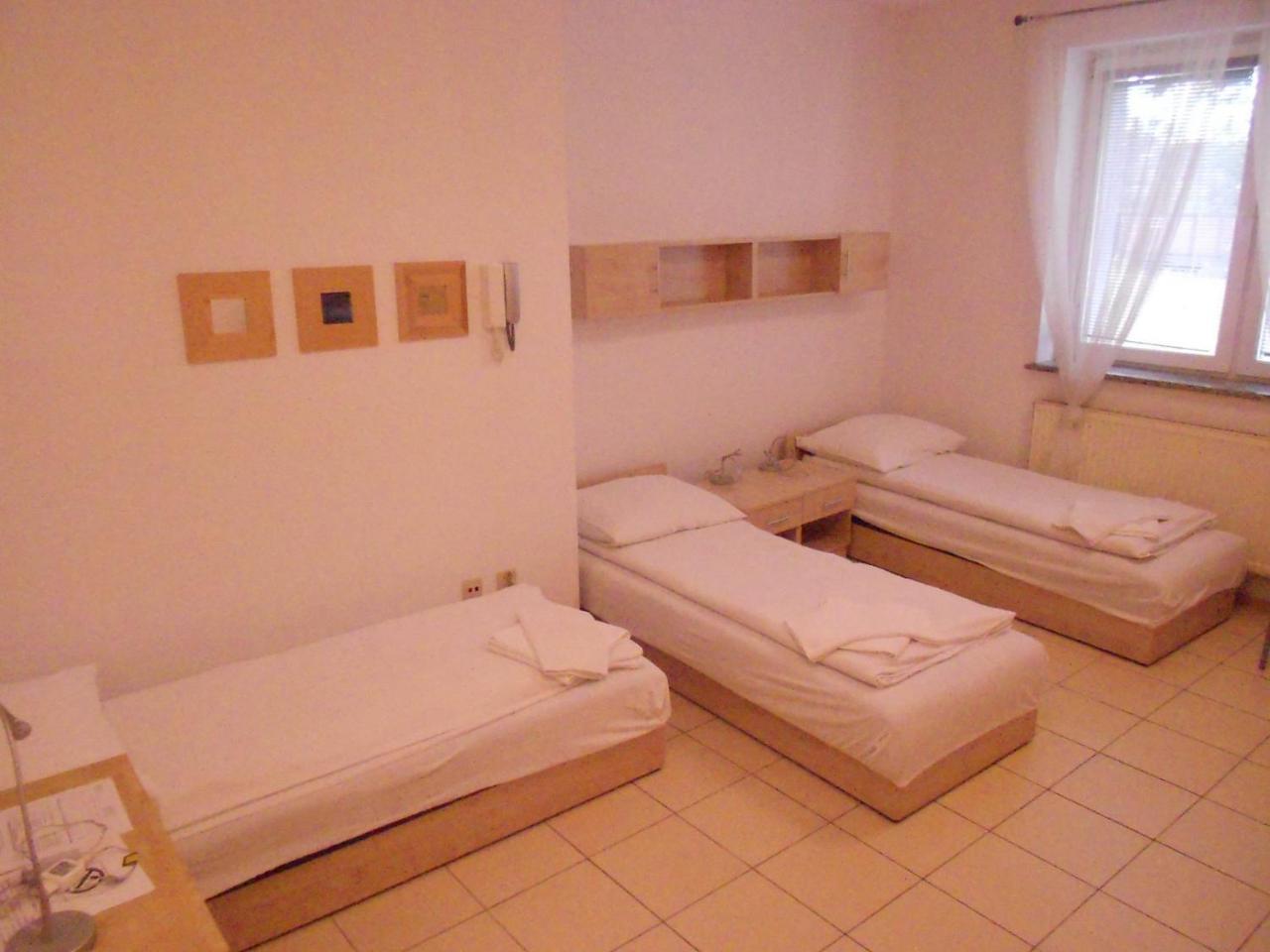 Economy Triple Room