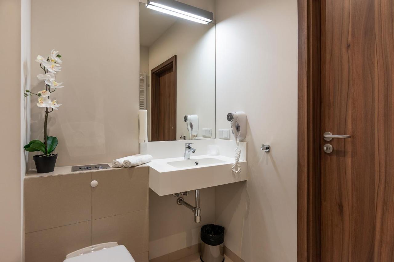 Studio Apartment Lateral Sea View