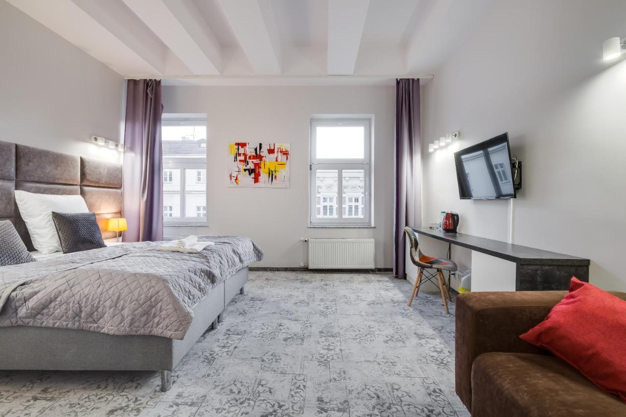 One-Bedroom Apartment,756940021:JPEG