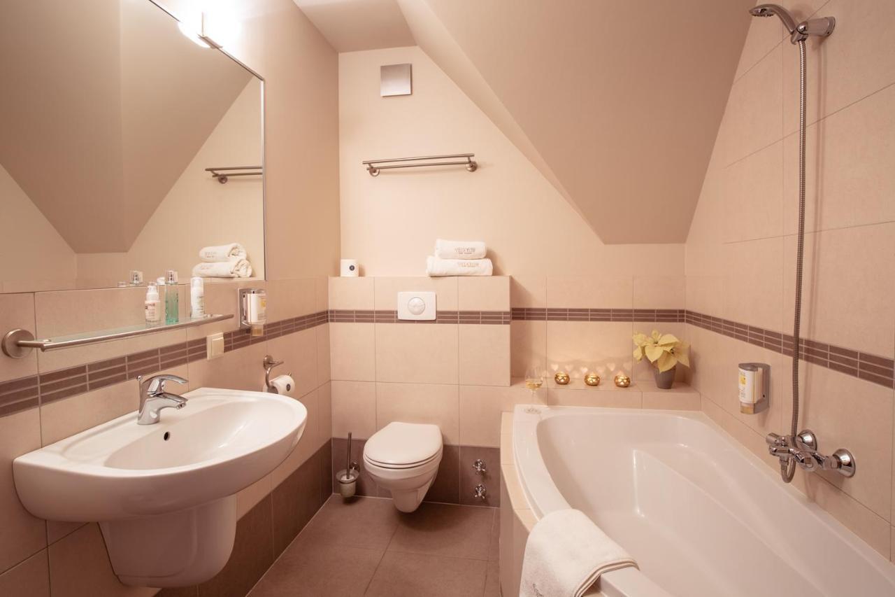 Comfort Triple Room