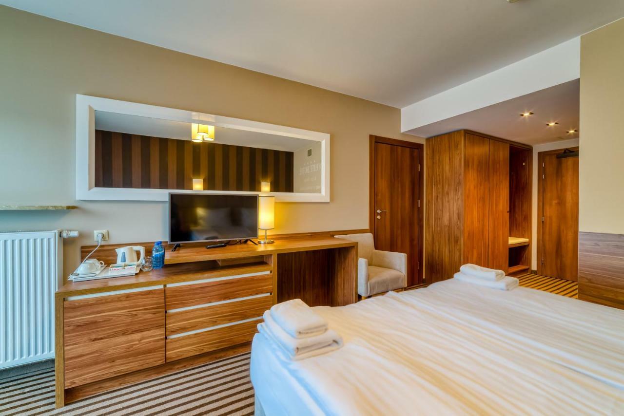 Deluxe Twin or Double Room Extra Bed City View