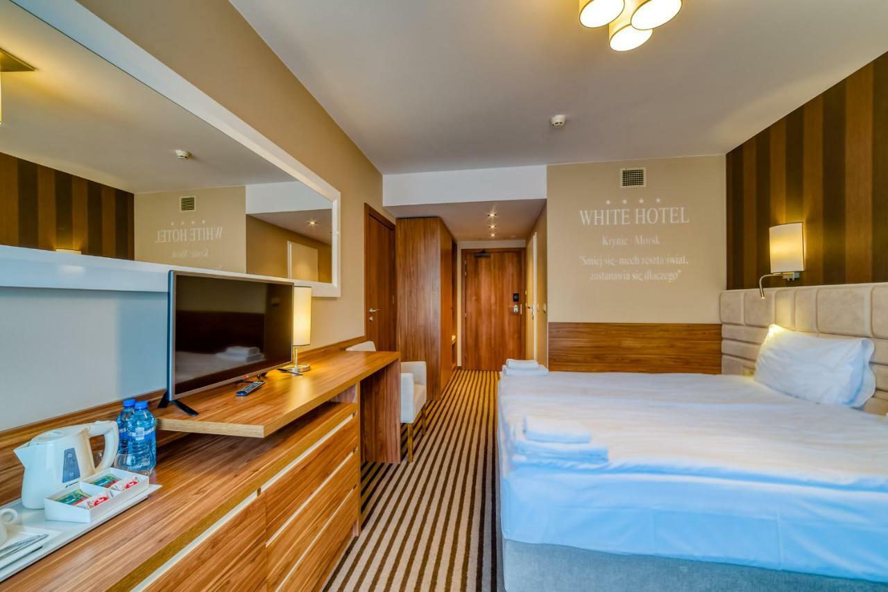 Deluxe Double Room Shower