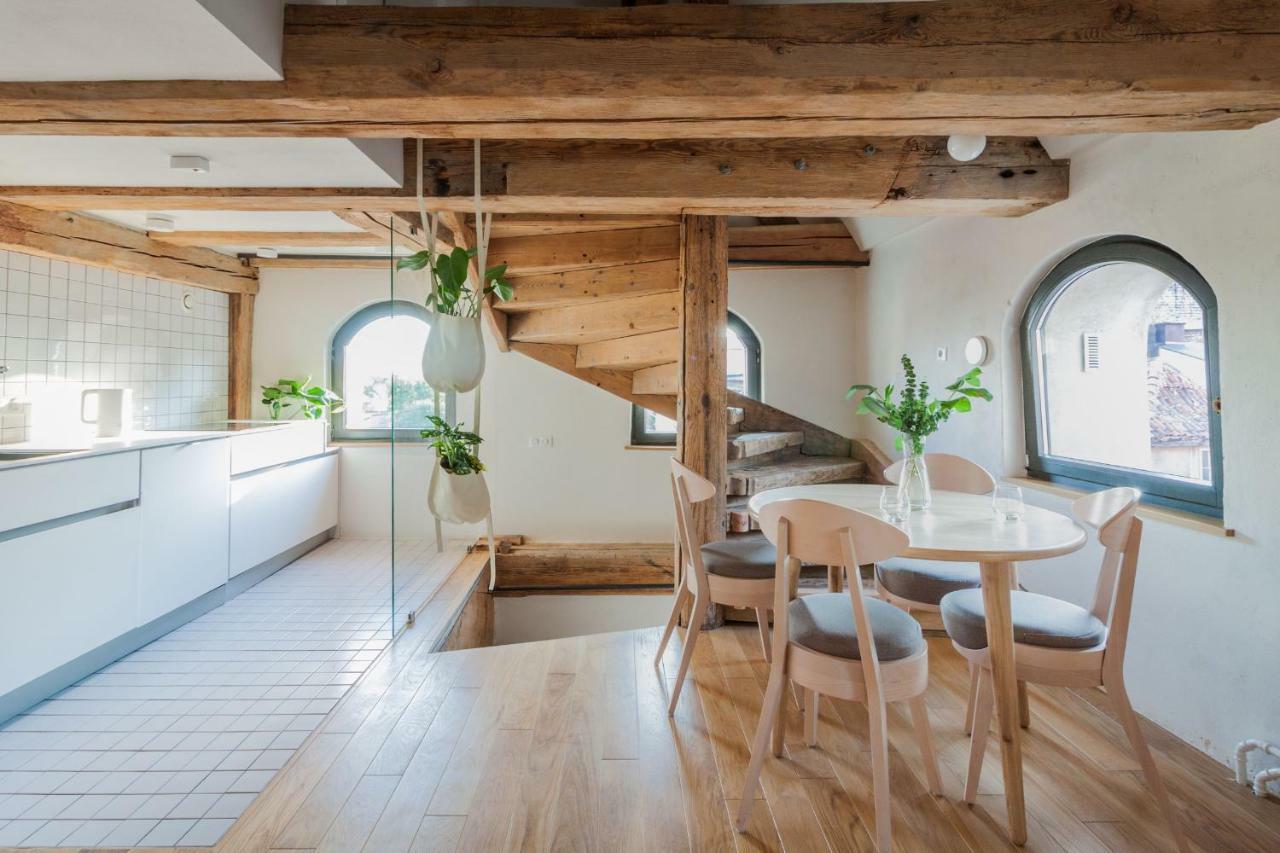 Apartment 8 Split Level Deluxe