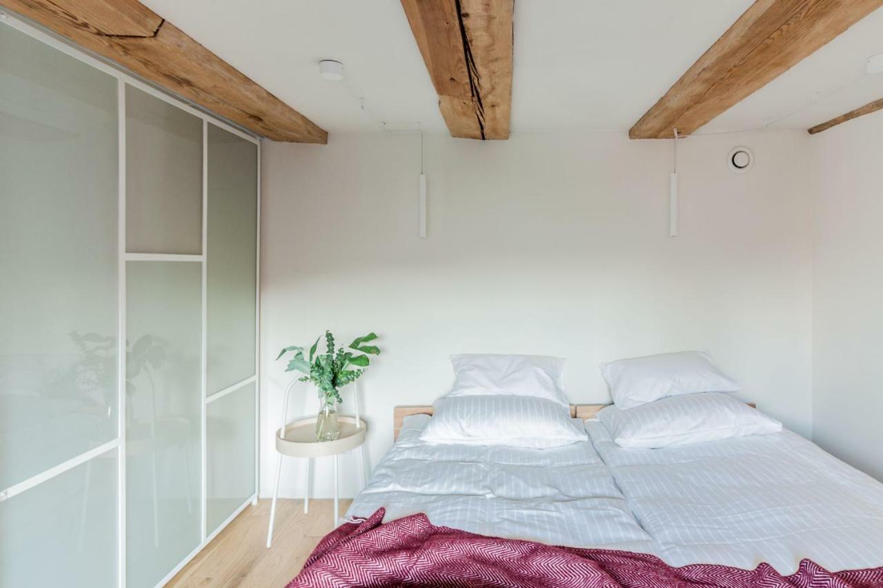 Apartment 9 Superior