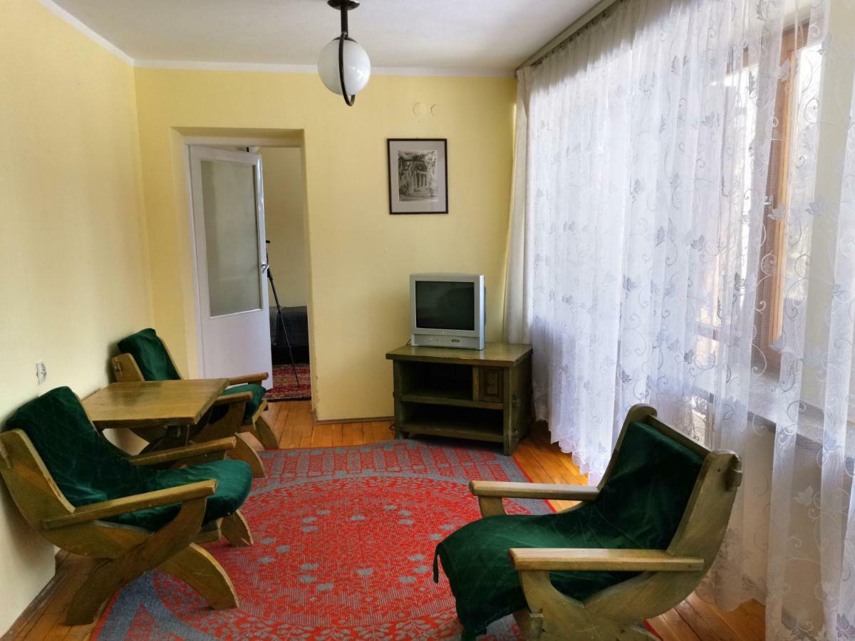 Studio Economy Building