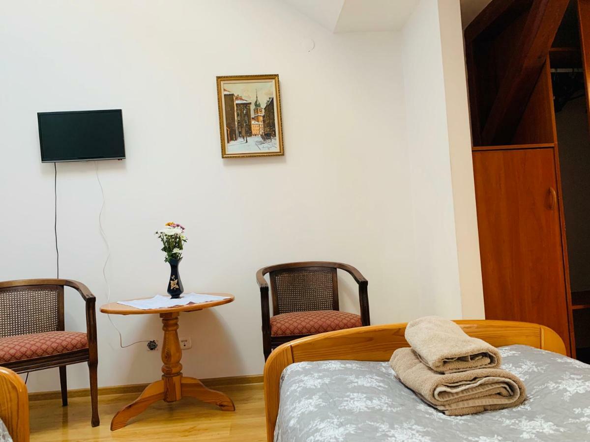 Double Room Private Bathroom
