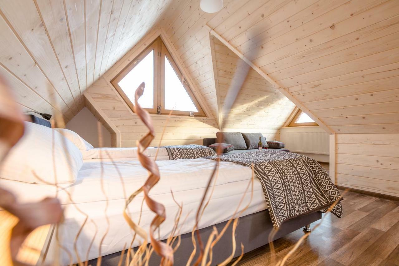 Five-Bedroom Chalet Shower