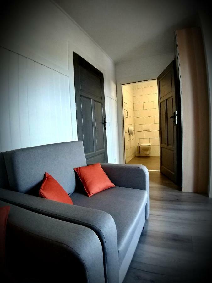 Standard Family Room,883057918:JPEG