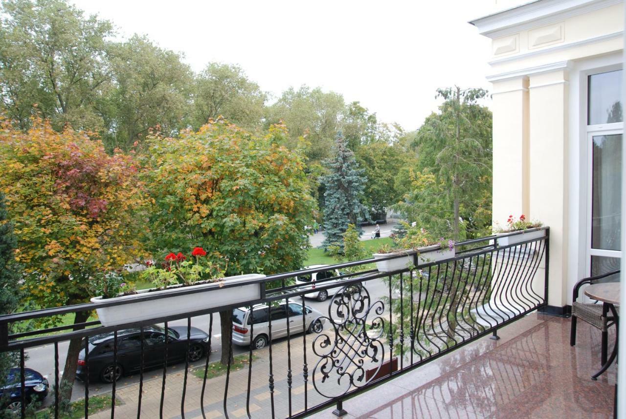 Family Room Terrace