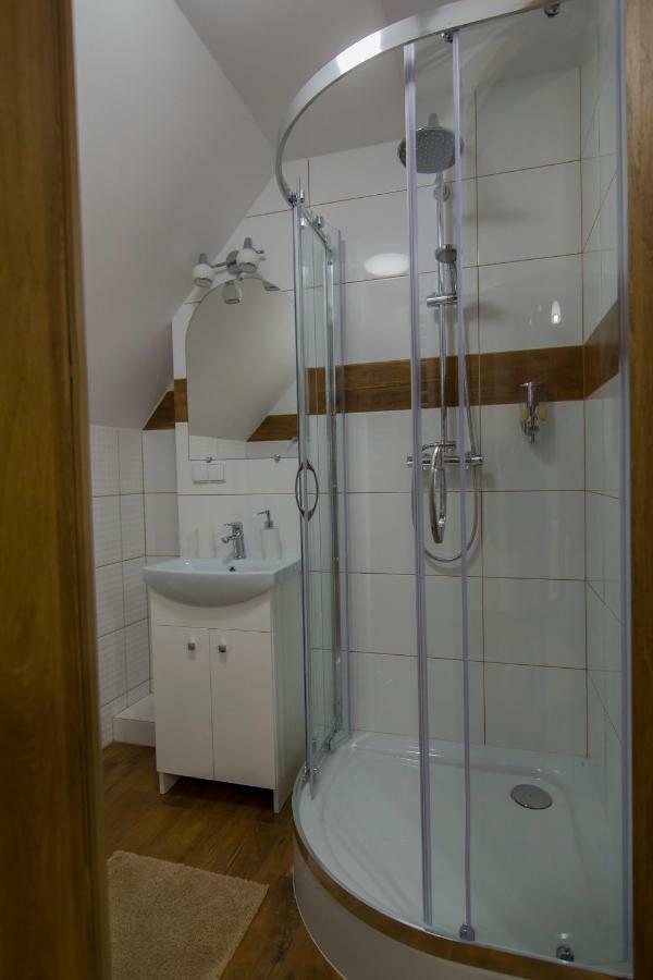 Family Room Private Bathroom