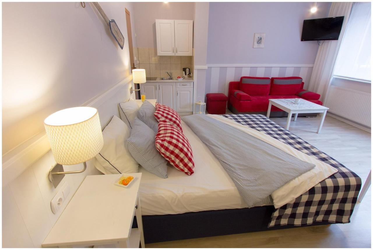 Triple Room Kitchenette