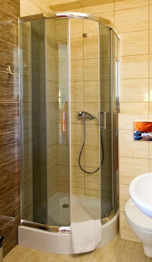 Twin Room Private Bathroom