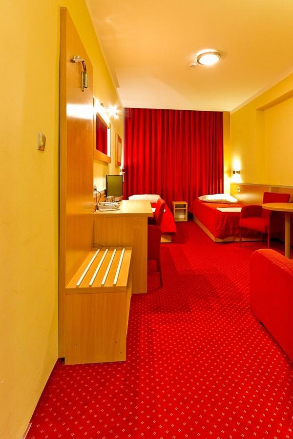 Twin Room Private Bathroom