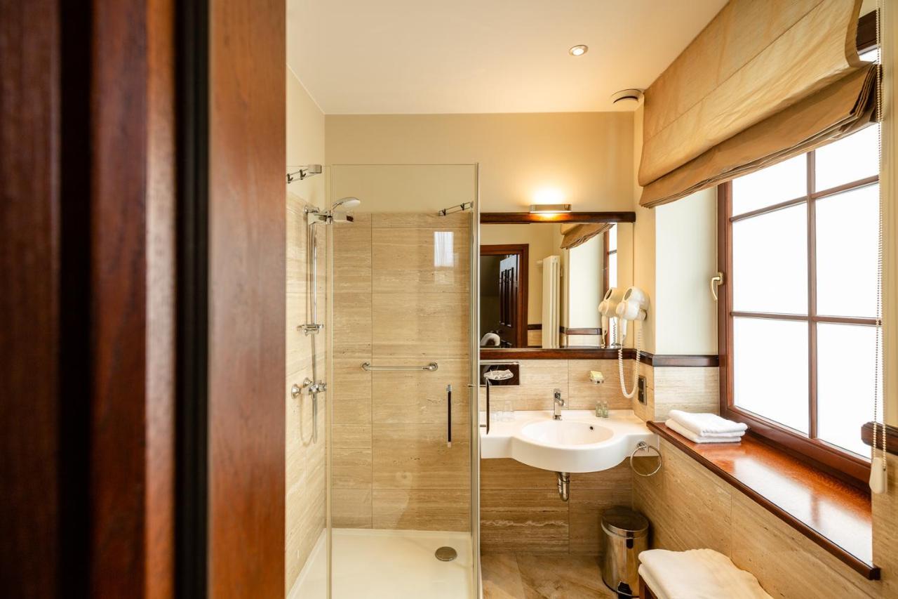 Standard Double or Twin Room Rządcówka building