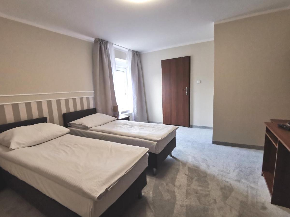 Double or Twin Room Private Bathroom
