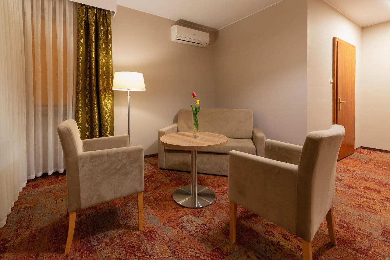 Large Double or Twin Room
