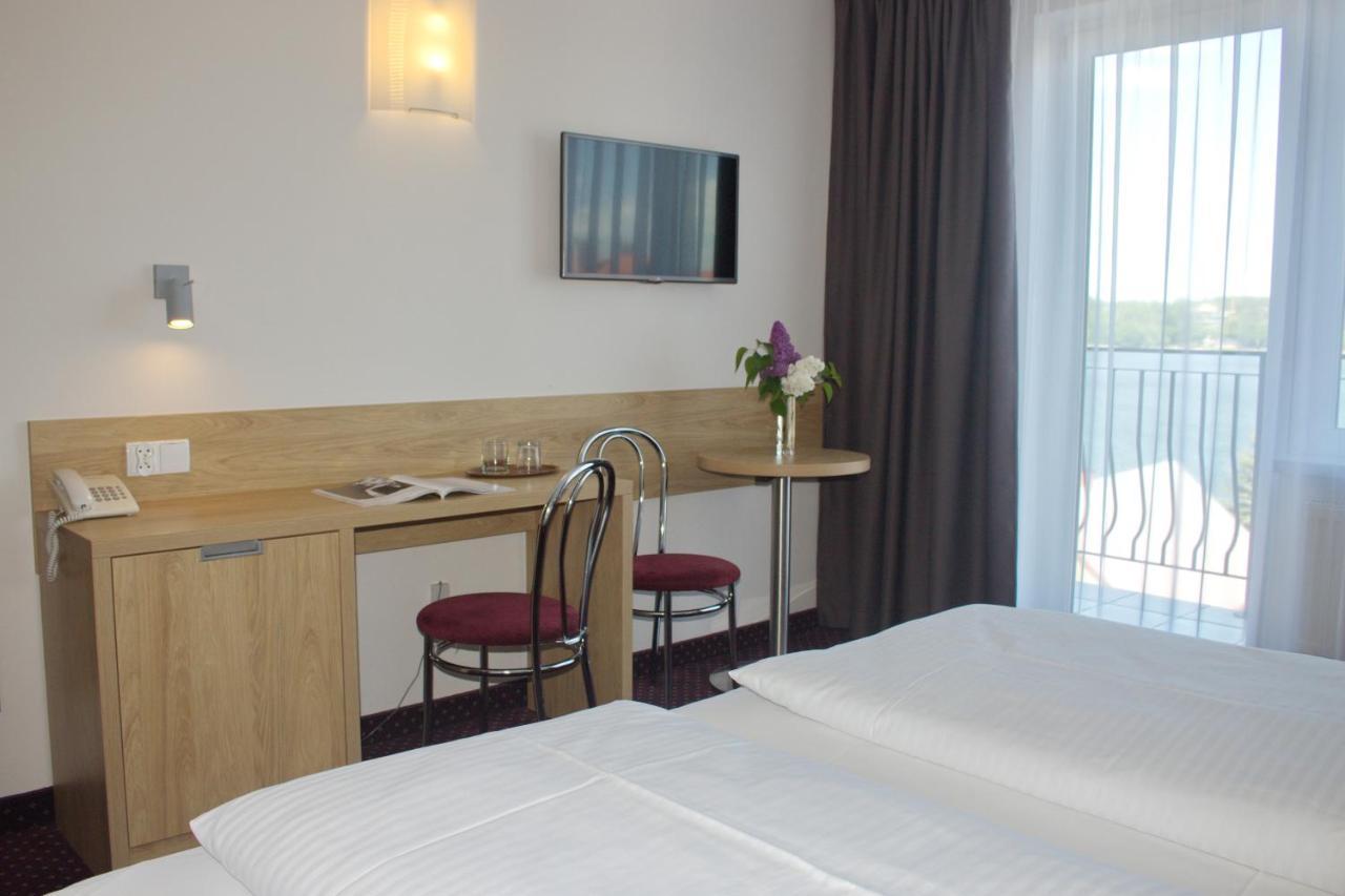 Double or Twin Room Balcony Lake View