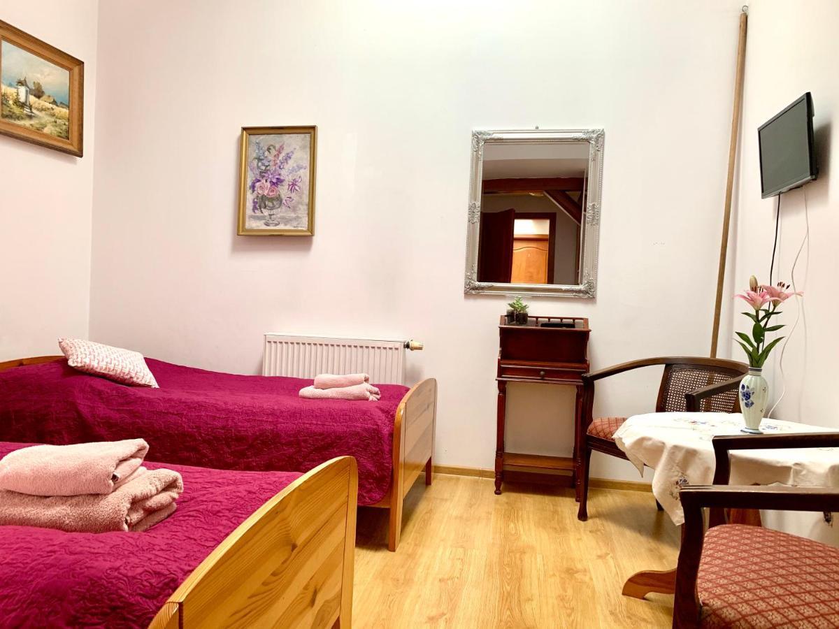 Double Room Private Bathroom