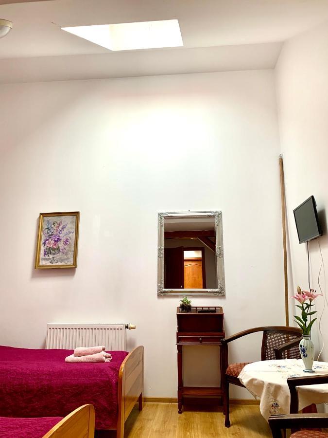 Double Room Private Bathroom