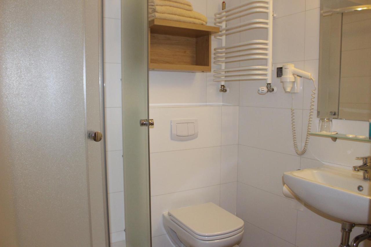 Double or Twin Room Balcony Lake View