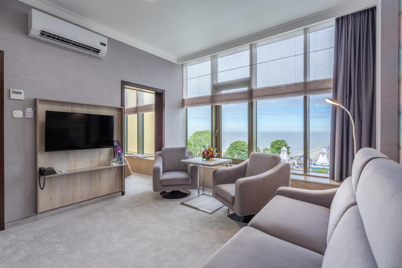 One-Bedroom Apartment Sea View
