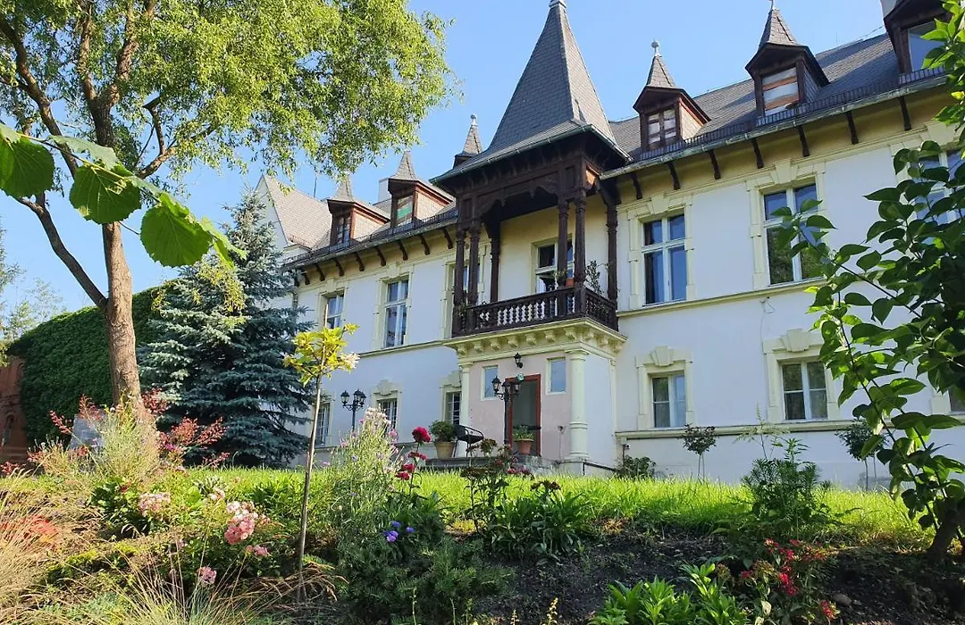 Pałac Ławica- spływy Przełomem Bardzkim-1