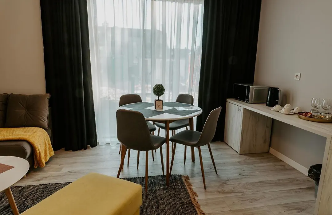 Apartamenty i Pokoje InforesPark-1