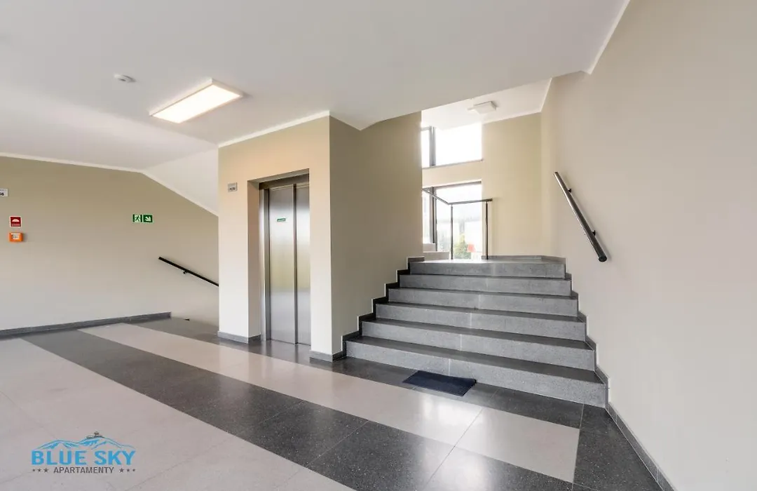 Apartamenty BlueSky - Karkonoska 13, z widokiem na góry, blisko szlaków i wyciągów, w zielonej okolicy-1