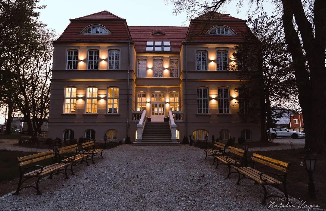 Pałac Rajkowo-1