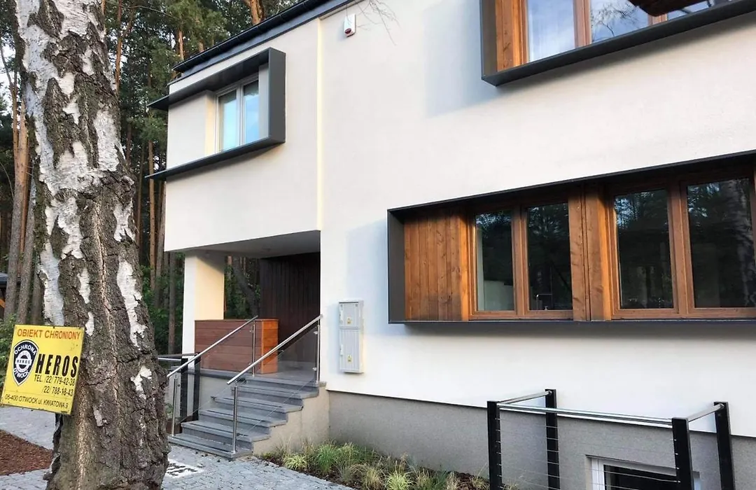 Luksusowa Willa Pod Lasem, Otwock - Shared Garden, Sauna, Wood Hot Tub Between Two Apartments ! Hot Tub Seasonal May To October-1