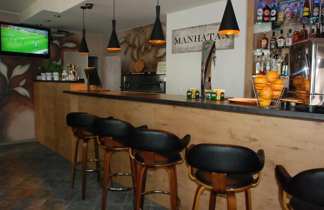 Hotelik Manhatan-1