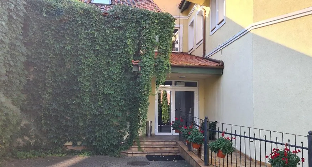 Hotelik Atelier-1