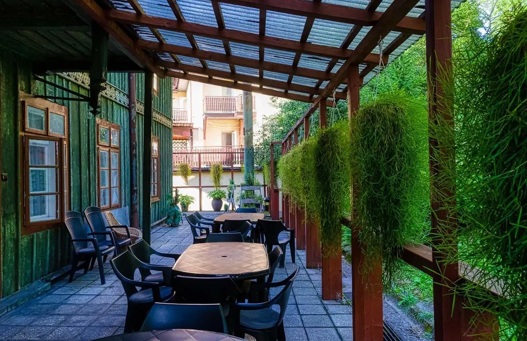 Pokoje Szczawnica Centrum - duży ogród-1