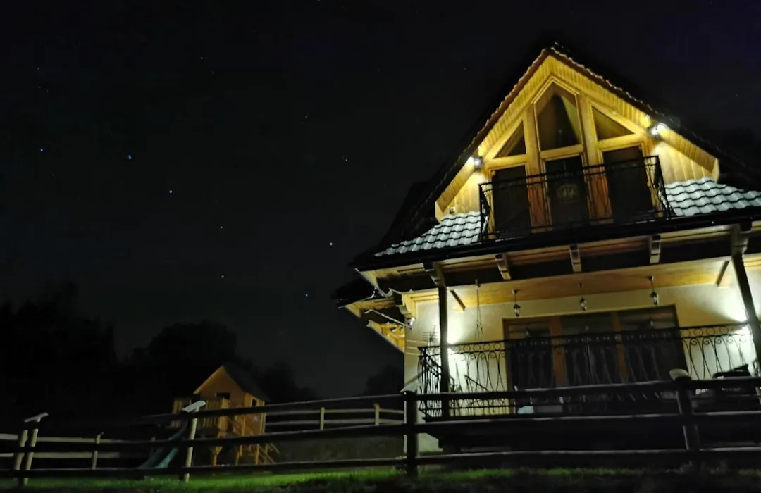 DOMEK NA UBOCY- bez sąsiadów, widok, jacuzzi, sauna-1