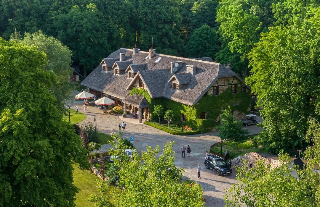 Miłocin Park Centrum Wypoczynkowo-Konferencyjne-1