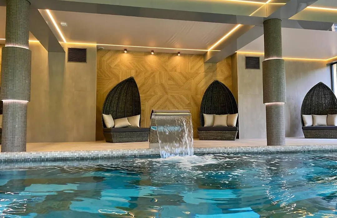 Oasis Resort & Spa-1