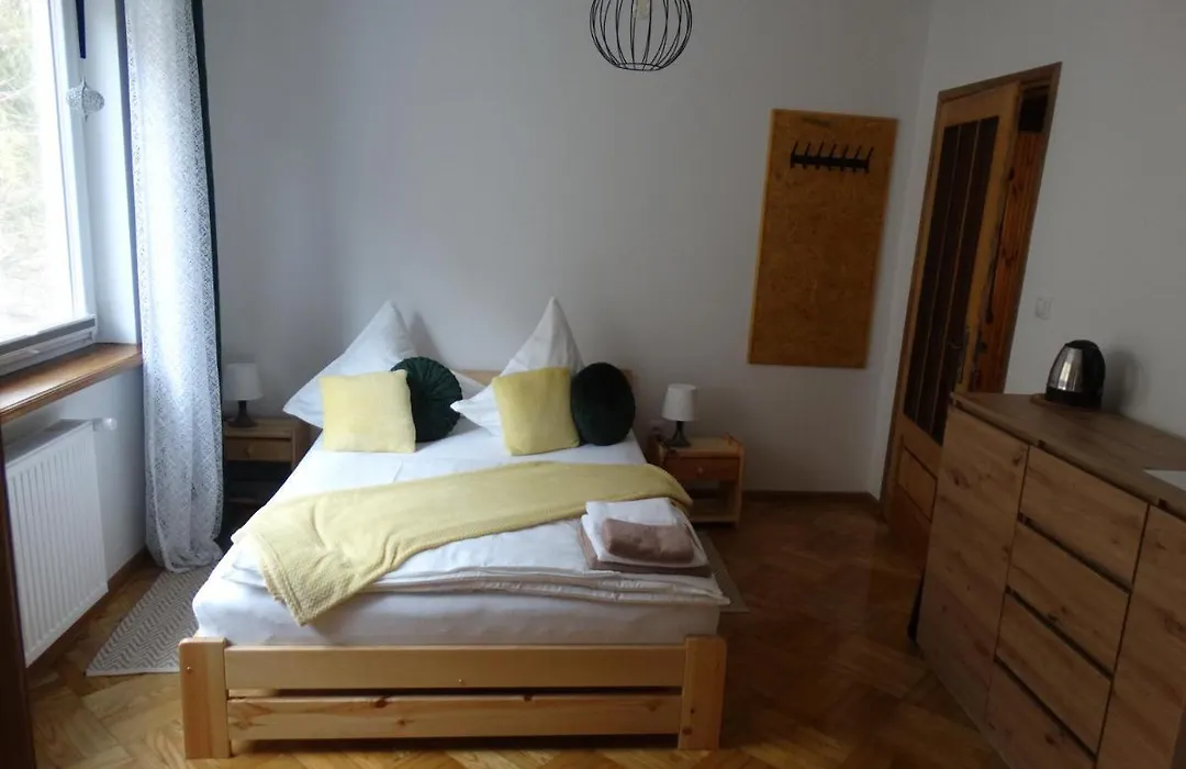 Dom nad potokiem - pokoje całoroczne-1