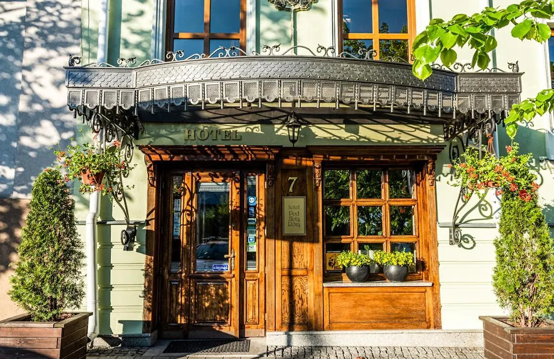 Hotel Pod Złotą Różą-1