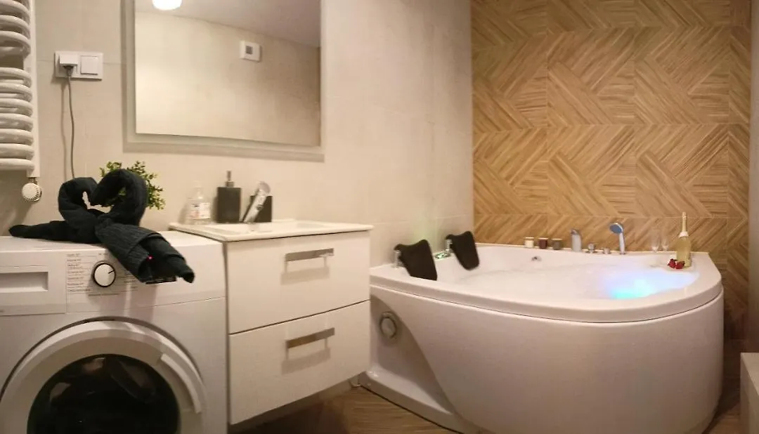 Apartament Z Sauna I Jacuzzi-1