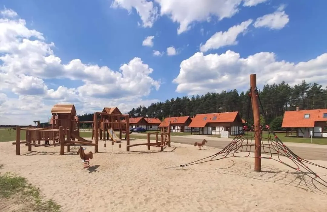 Domek z basenem nad jeziorem Gwiazdy, Ostoja Bukowo, Kaszuby-1