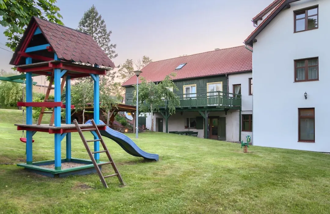 Gościniec Zielony Domek-1