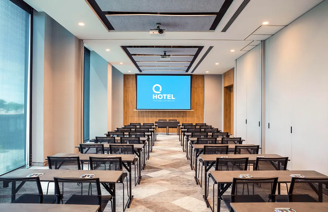 Q Hotel Plus Wroclaw Bielany-1