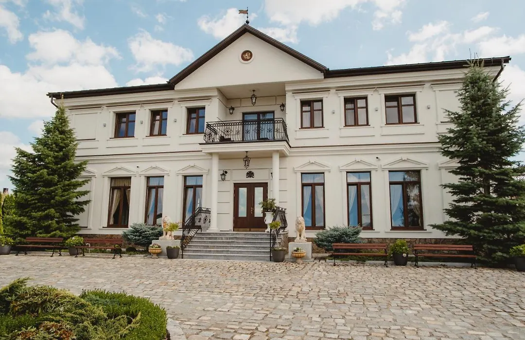 Pałac Uniejów-1