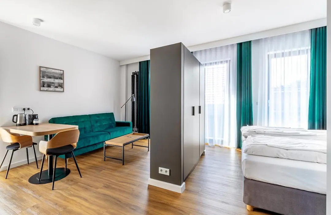 Apart House, Tylna 20-1