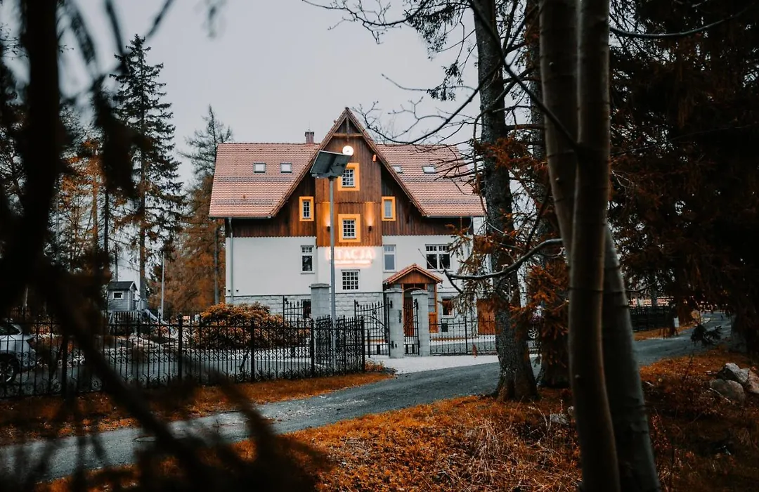 Stacja Szklarska Poręba - cisza i komfort-1