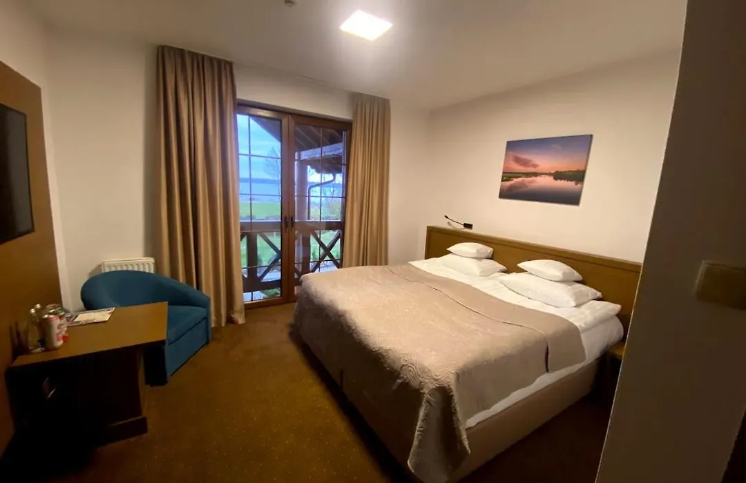 Hotel Cicha Woda Nieporęt-1